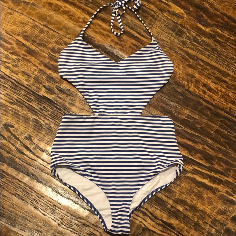 Blue & white striped 1-piece bathing suit